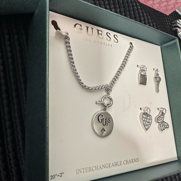 🆕GUESS Silver Interchangeable Charm Necklace Set - Picture 5 of 10
